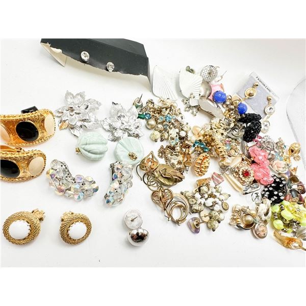 BULK EARRINGS ASSORTED