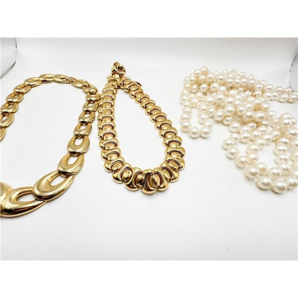 BEAUTIFUL VINTAGE NECKLACES