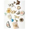 Image 3 : BROOCHES AND MORE