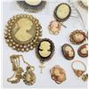 Image 2 : LARGE CAMEO COLLECTION
