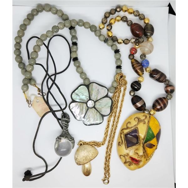 VINTAGE NECKLACES  4