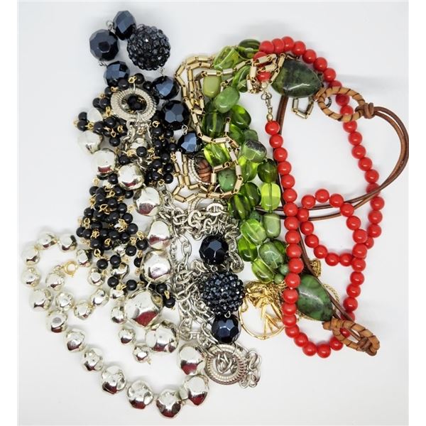 NECKLACES ASSORTMENT