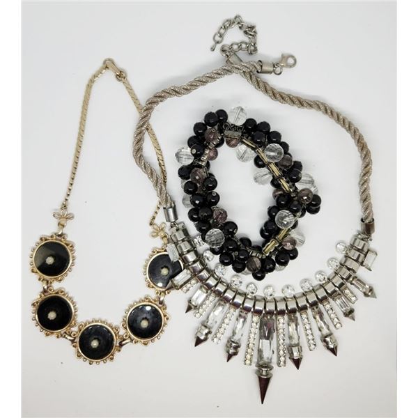 NECKLACES ASSORTMENT