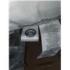 Image 2 : Lot of 2 weatherproof standard Queen size pillows