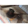 Image 3 : 2 Ridgid Threaders Up to 2'' , 2 Pipe Wrenches 