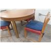 Image 3 : Oak Round Table 46'' Diameter with 20'' Leaf and 6 Chairs 