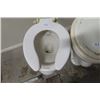 Image 2 : 3 Vintage Toilets - Lillini, Fleur-De-Liss 
