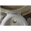 Image 3 : 3 Vintage Toilets - Lillini, Fleur-De-Liss 