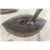 Image 2 : 4 Vintage Heavy Cast Sad Irons 