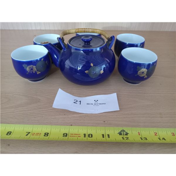 Teapot & Tea Cups (x5)