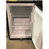 Image 2 : Whytner bar fridge, estate goods