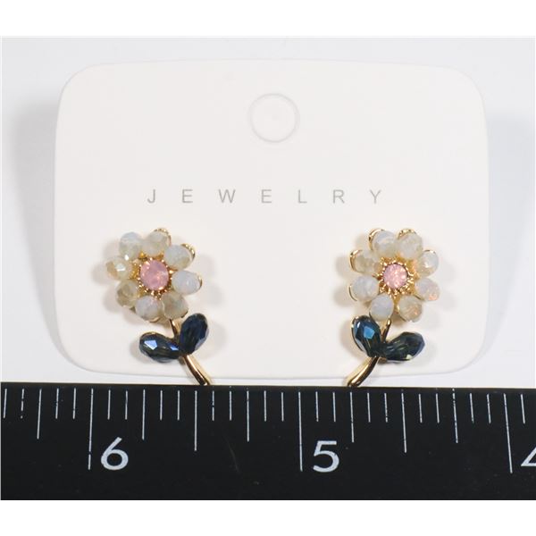 NEW FLOWER STUD EARRING