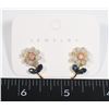 Image 1 : NEW FLOWER STUD EARRING