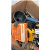 Image 2 : LOT OF AIR ATTACHMENTS, WOOD PLANE, DRILL PRESS VICE, AIR CYLINDERS