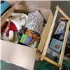 Image 2 : 2 BOXES OF HOUSEHOLD AND ESTATE GOODS