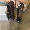 Image 2 : IGLOO COOLER ABND 2 METAL WINE RACKS