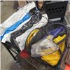 Image 1 : 2 PERSON INFLATEABLE RAFT WITH PADDLE AND PUMP