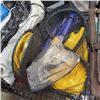 Image 3 : 2 PERSON INFLATEABLE RAFT WITH PADDLE AND PUMP