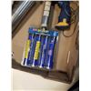 Image 2 : TRAY OF LINCOLN ELECTRIC AIR GREASE GUN, PNEUMATIC GREASE GUN AND GREASE