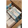 Image 2 : 2 CASES OF NEW DISPOSABLE FACE MASKS