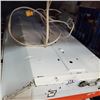 Image 1 : FLUORESCENT LIGHT