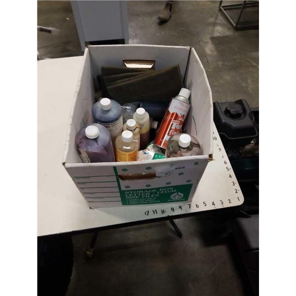 BOX OF STAIN AND FINISH FLUIDS AND ABRASIVE PADS