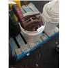Image 1 : PAIL OF LIFTING HOOKS, PULLEY, EYELETS, LIFTING STRAP