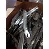 Image 2 : BOX OF JOIST HANGERS AND HURRICANE TIES