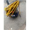 Image 2 : BLUE PANCAKE AIR COMPRESSOR WITH HOSE