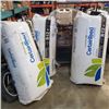 Image 1 : LOT OF 3 BAGS OF INSULATION AND STACK OF BAFFLES