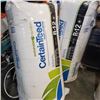 Image 2 : LOT OF 3 BAGS OF INSULATION AND STACK OF BAFFLES