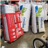 Image 1 : LOT OF 3 BAGS OF INSULATION