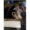Image 2 : 2 BOXES OF WOMENS SHOES, SIZE 37