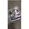 Image 1 : CLAMSHELL OF ASSORTED JEWELRY