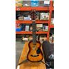 Image 2 : MARK 2 KIDS GUITAR AND STAND