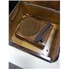 Image 3 : ANTIQUE R93C TURNTABLE IN WOOD CASE