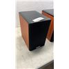 Image 2 : PAIR OF TSI100 CHERRY BOOKSHELF SPEAKERS GOOD CONDITION