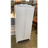 Image 1 : WHITE WARDROBE