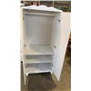 Image 2 : WHITE WARDROBE