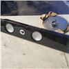 Image 2 : BOSE SOUND DOCK AND PAIR OF LG AS-48SA40 SPEAKERS ONE LEG BROKE