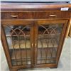 Image 2 : 2 DRAWER 4 SHELF WATERFALL STYLE STORAGE/DISPLAY CABINET