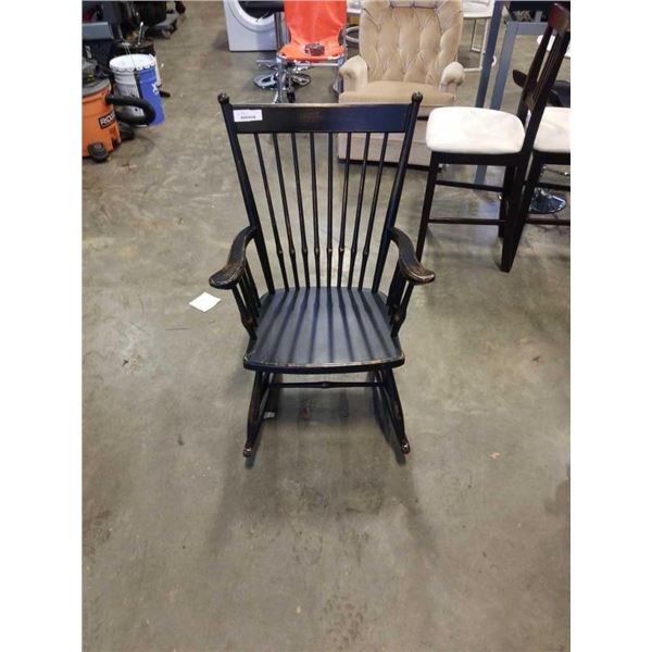 WOOD ROCKING CHAIR