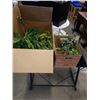 Image 1 : 2 BOXES ARTIFICIAL PLANTS