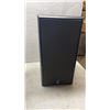 Image 2 : PAIR OF JBL 800 LARGE BOOKSHELF SPEAKERS GOOD CONDITION WORKING
