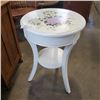 Image 1 : PAINTED WHITE SIDE TABLE