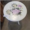 Image 2 : PAINTED WHITE SIDE TABLE