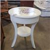 Image 3 : PAINTED WHITE SIDE TABLE