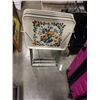 Image 1 : 4 FOLDING TV TRAYS ON STAND AND FLOOR FAN