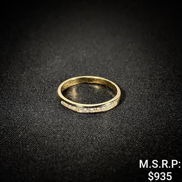 1.1 DWT 14 KT Gold w/ Diamond Ring Sz: 6.5