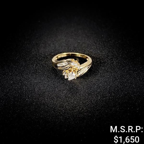 1.9 DWT 10 KT Gold w/ Diamond Ring Sz: 4
